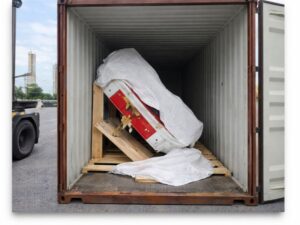Cajas de madera cerradas y reforzadas para embalaje industrial y exportación segura.
